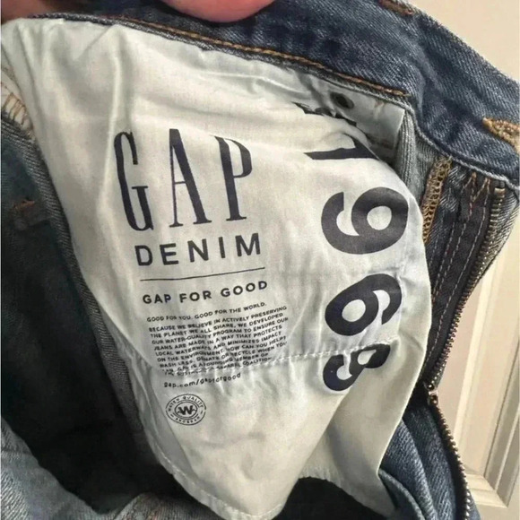Men’s 34/34 Gap straight blue jeans. Perfectly lived in with lots of wear left - Picture 4 of 4